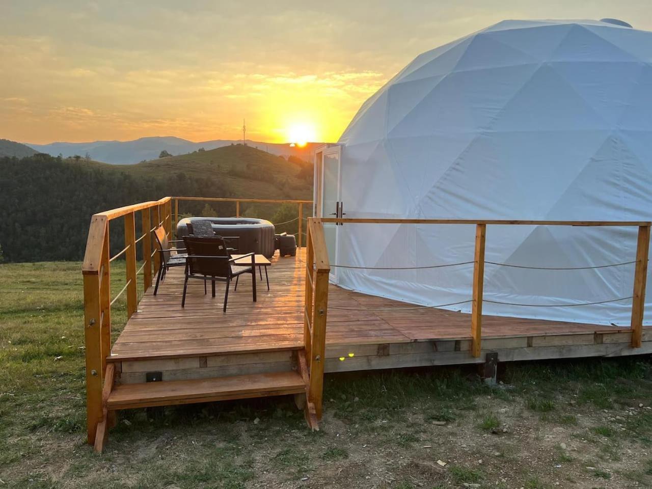 Готель Tranquil Dome - Manta'S Retreat Glamping Cornereva Екстер'єр фото