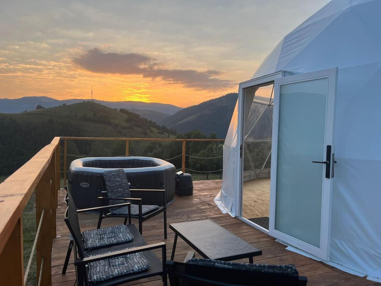 Готель Tranquil Dome - Manta'S Retreat Glamping Cornereva Екстер'єр фото